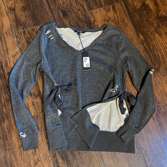 NWT Romeo & Juliet Couture Sweatshirt - Picture 6 of 10